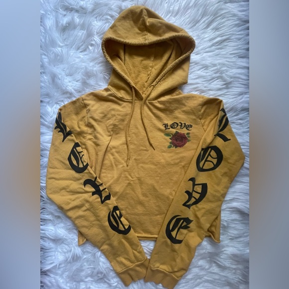 Yellow LOVE sweater - Picture 1 of 3